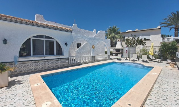 Villa -  -  - 