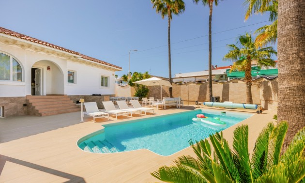 Villa -  -  - 