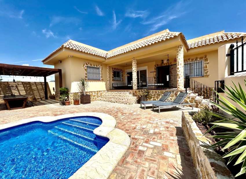  - Villa - 