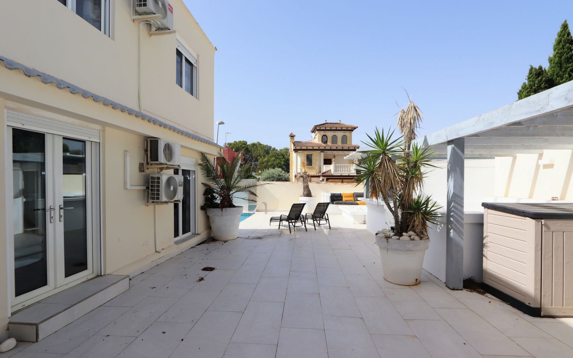  - Villa - 