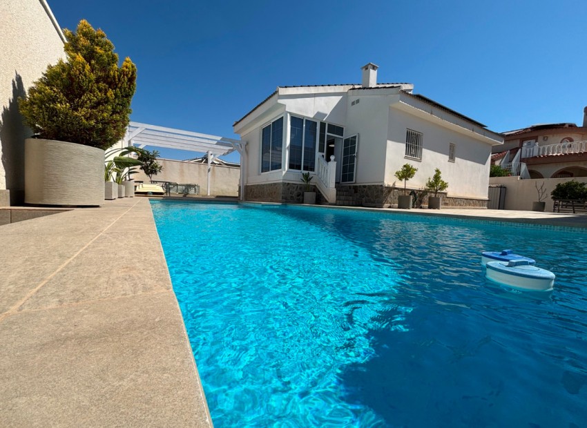  - Villa - 