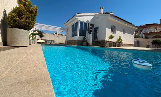 Villa -  -  - 
