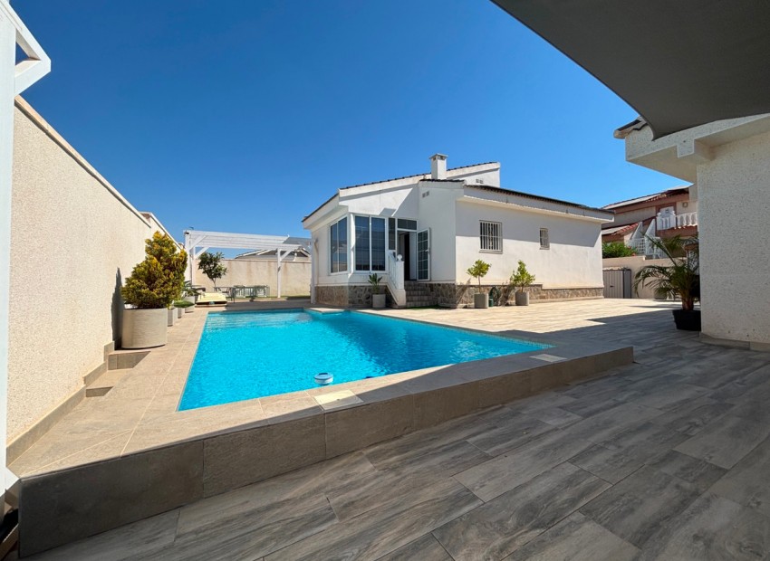  - Villa - 