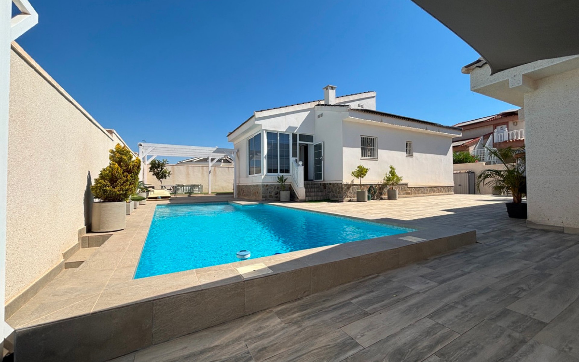  - Villa - 