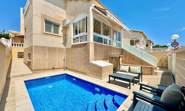 Villa -  -  - 