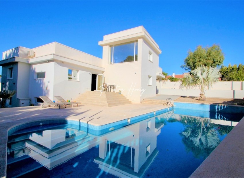  - Villa - 