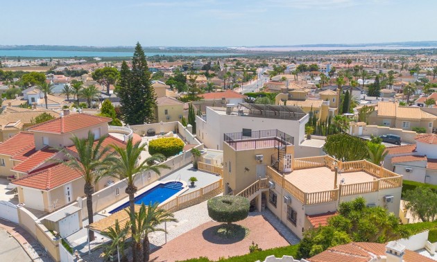 Villa -  -  - 