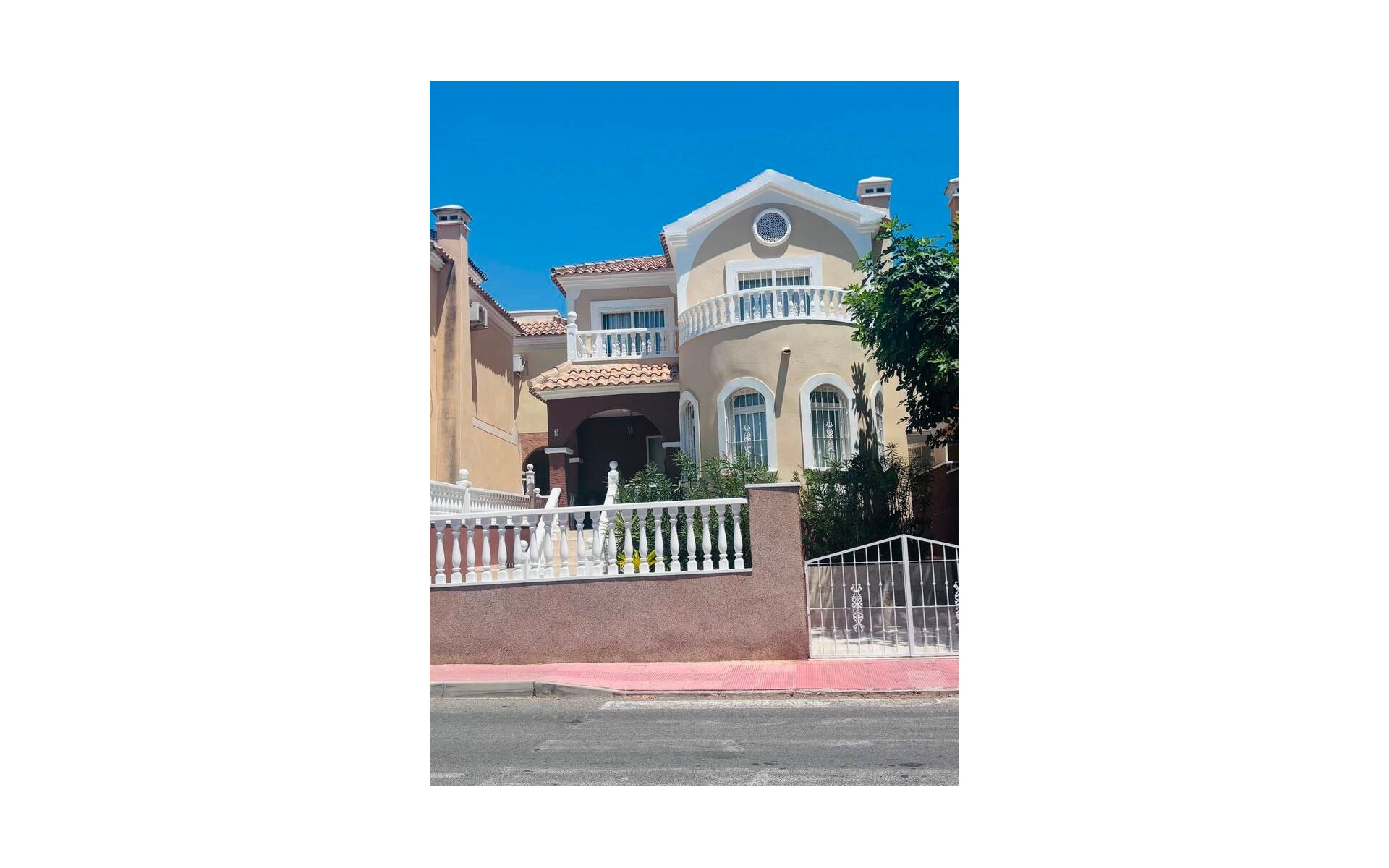  - Villa - 