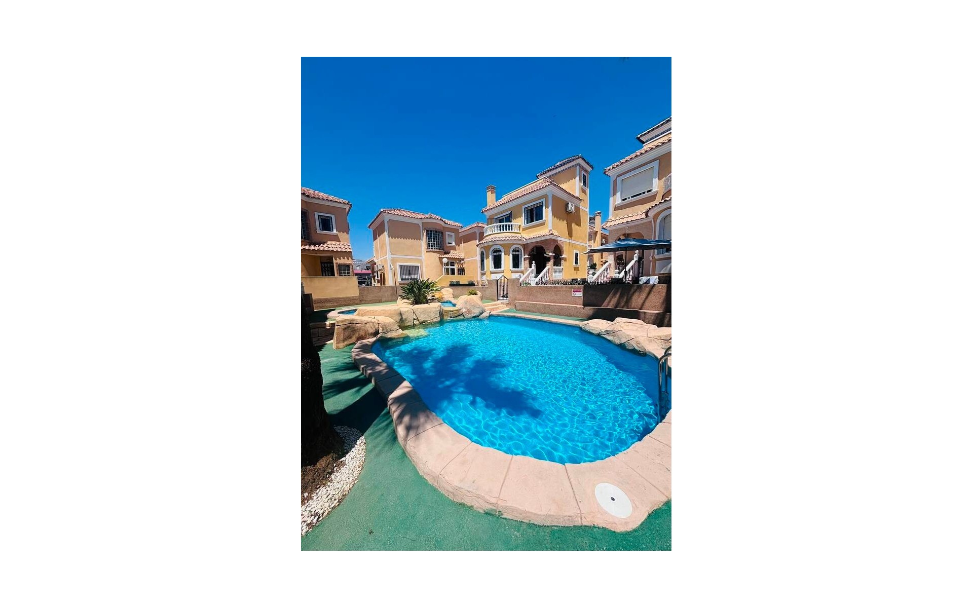  - Villa - 