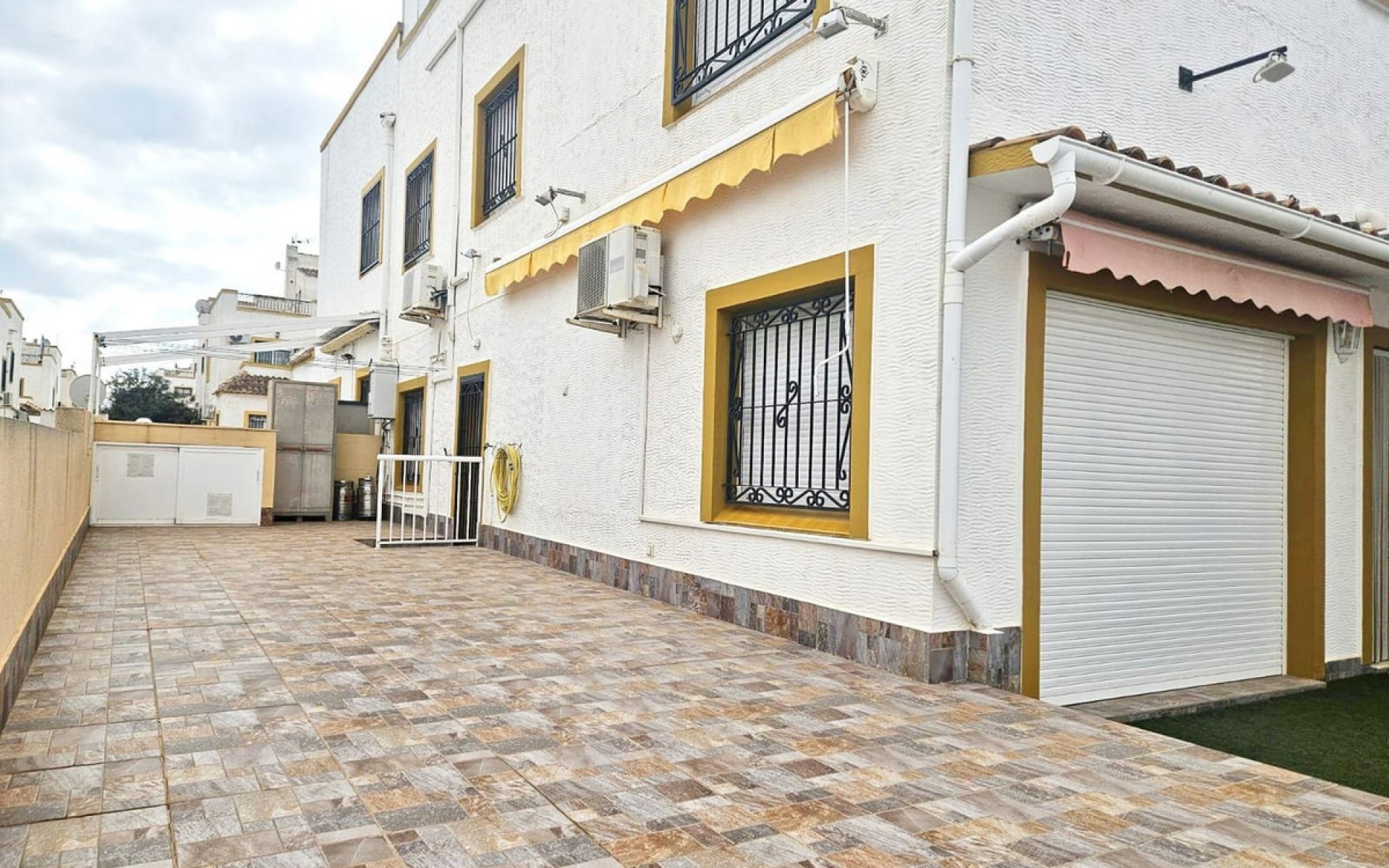  - Villa - 