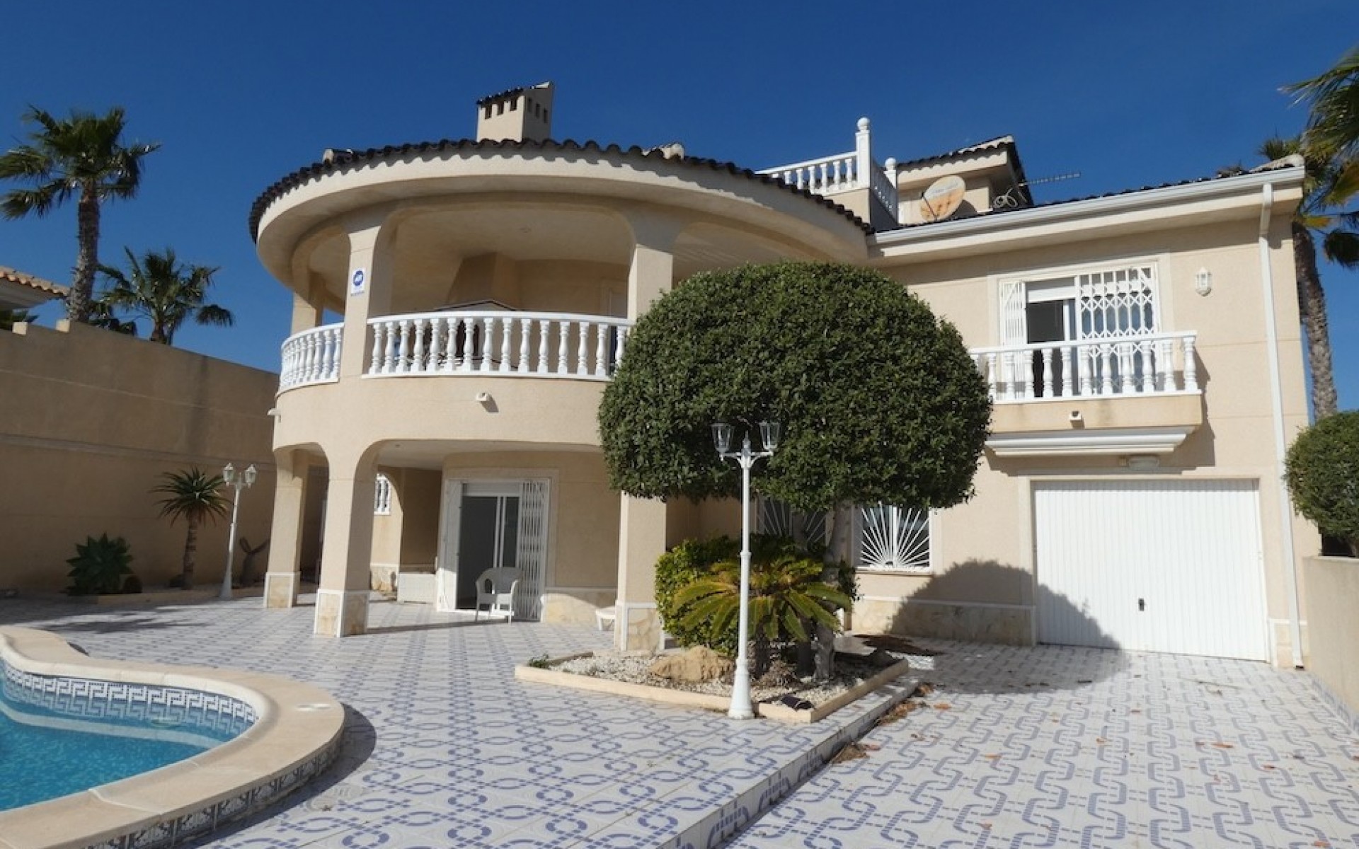  - Villa - 