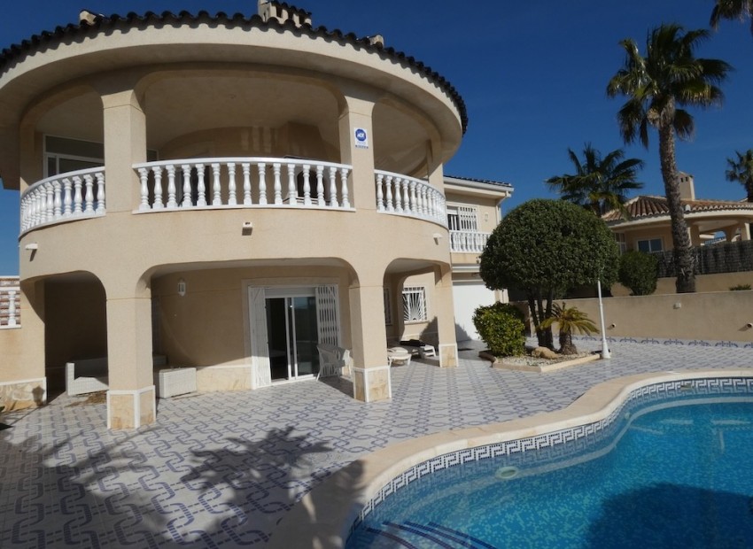  - Villa - 