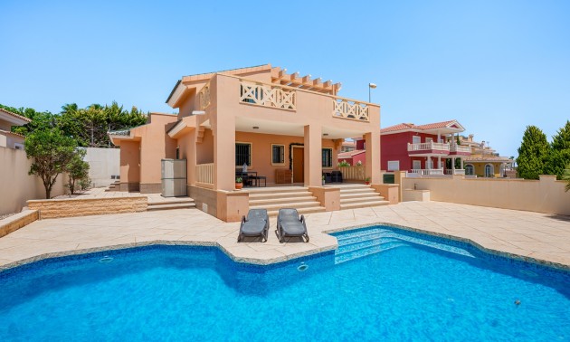 Villa -  -  - 