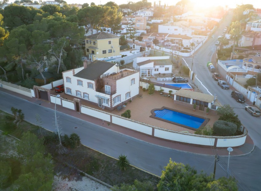  - Villa - 