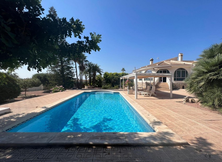  - Villa - 