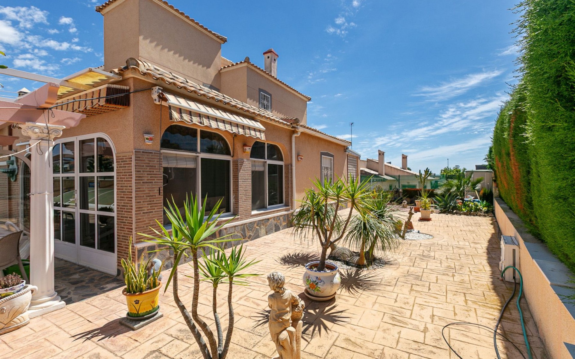  - Villa - 