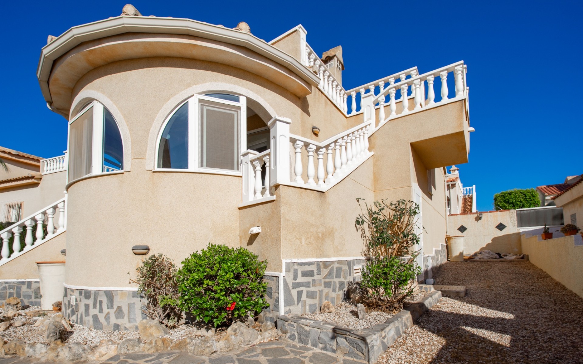  - Villa - 