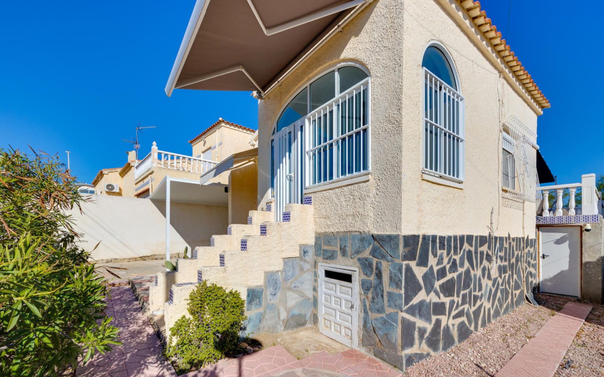  - Villa - 