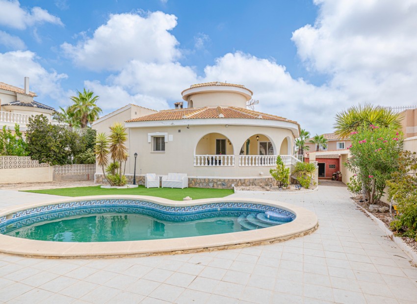  - Villa - 