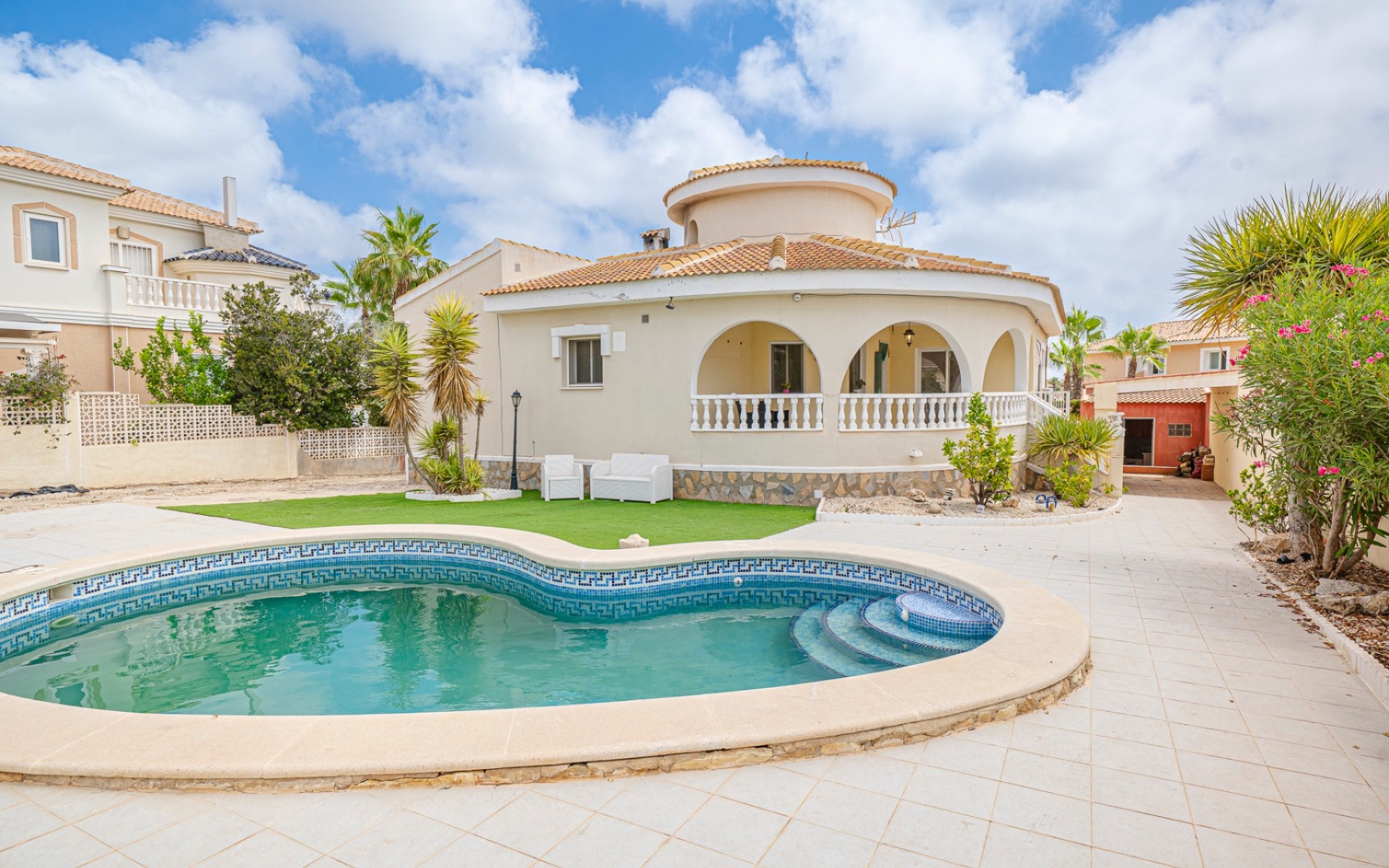  - Villa - 
