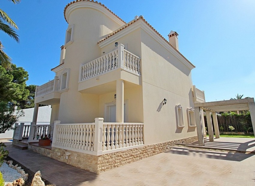  - Villa - 