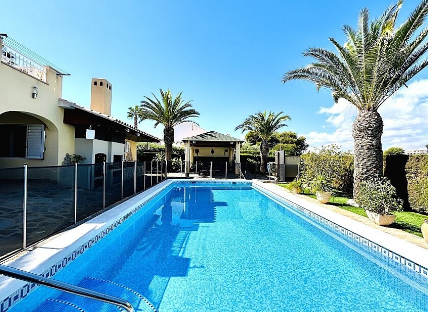  - Villa - 