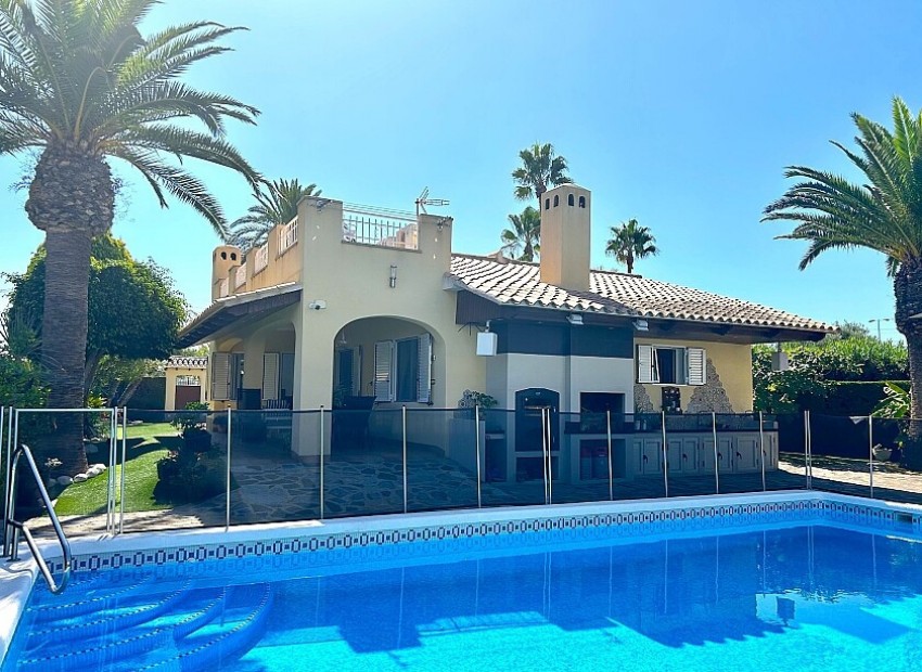  - Villa - 