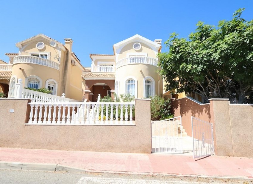  - Villa - 
