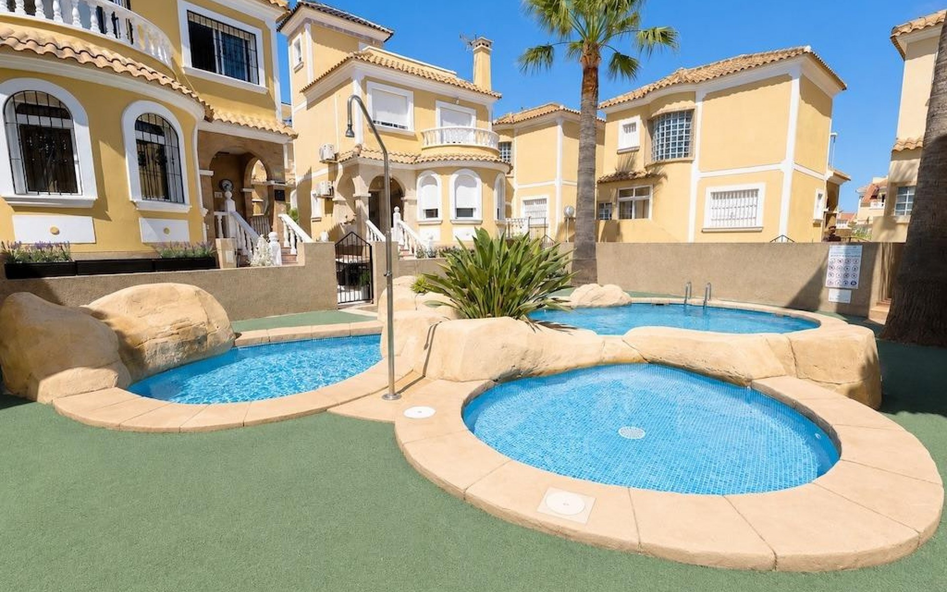  - Villa - 