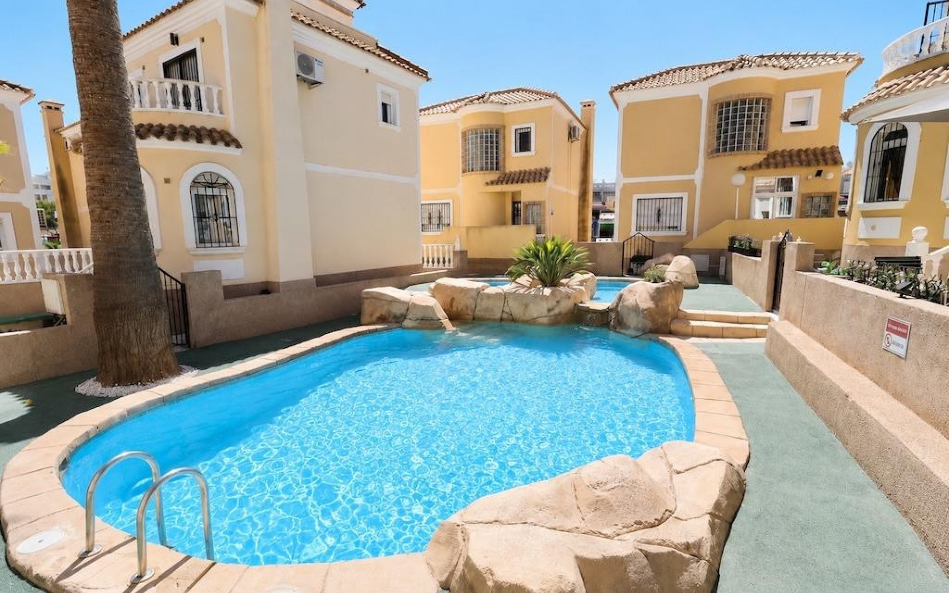  - Villa - 