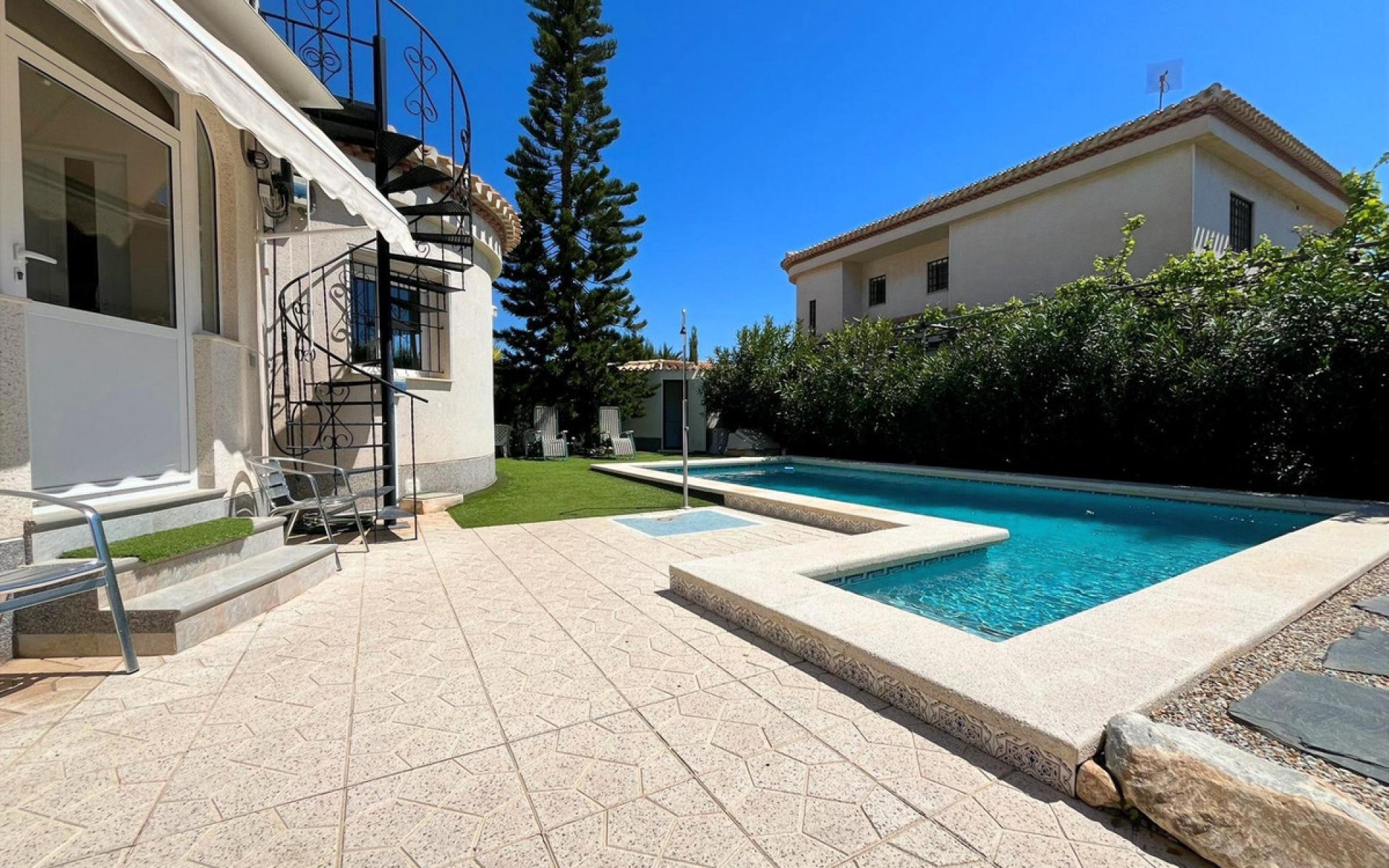  - Villa - 