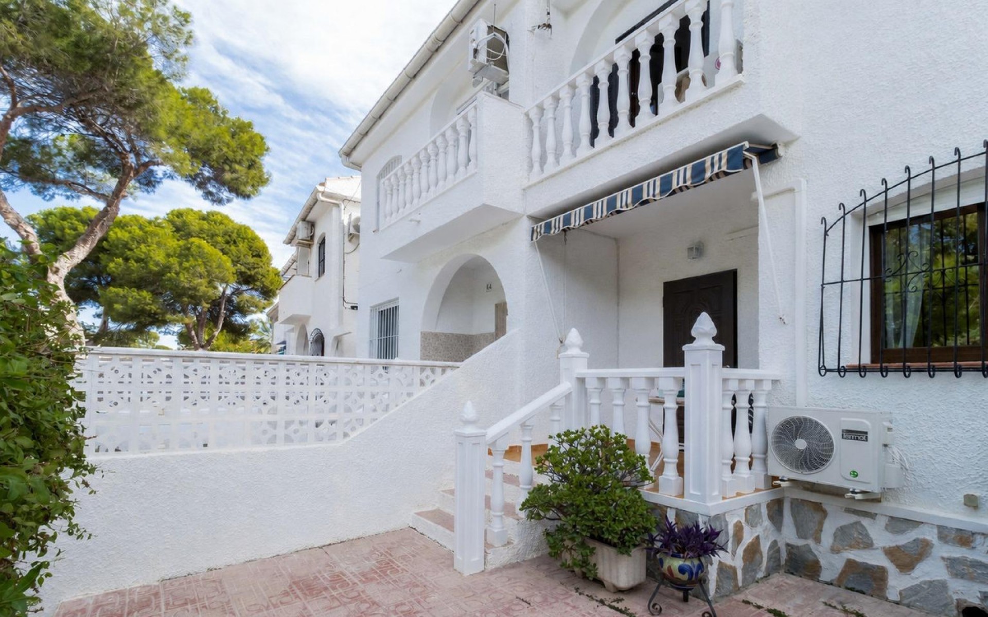  - Villa - 