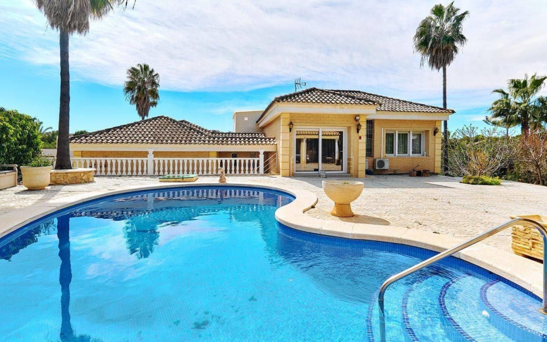  - Villa - 