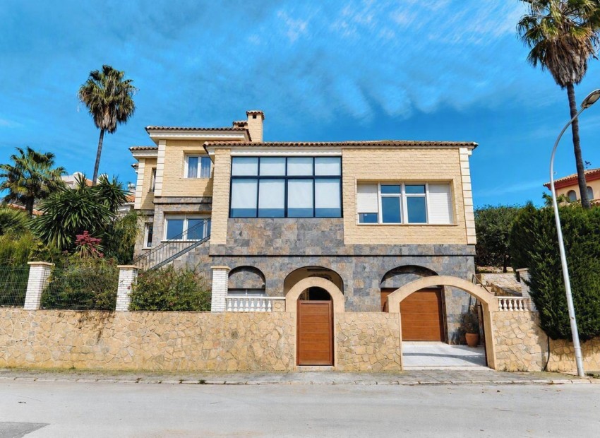  - Villa - 