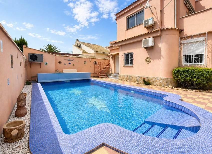  - Villa - 