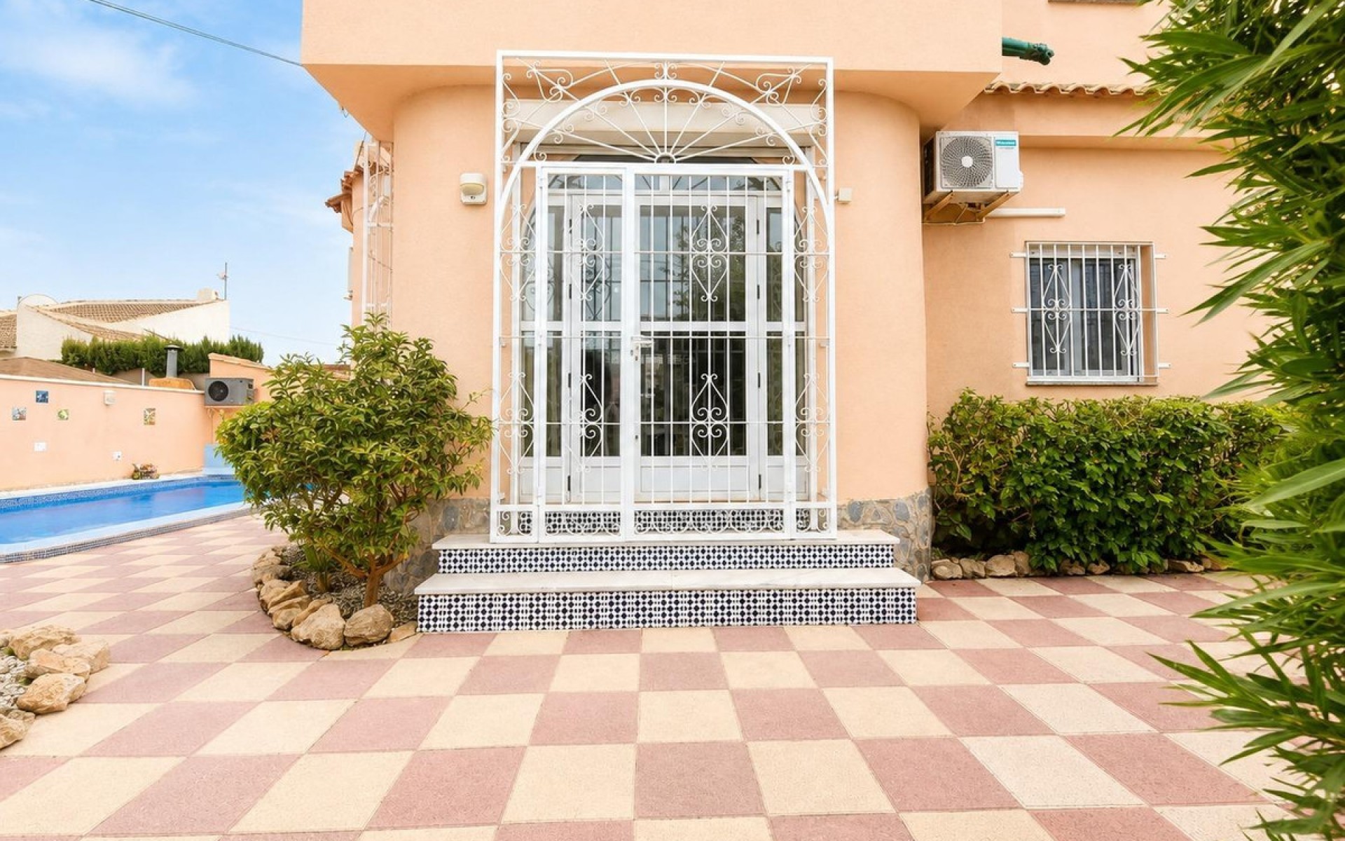  - Villa - 