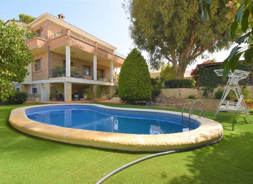  - Villa - 