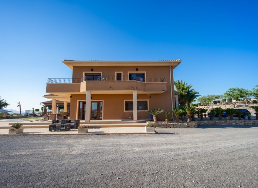  - Villa - 
