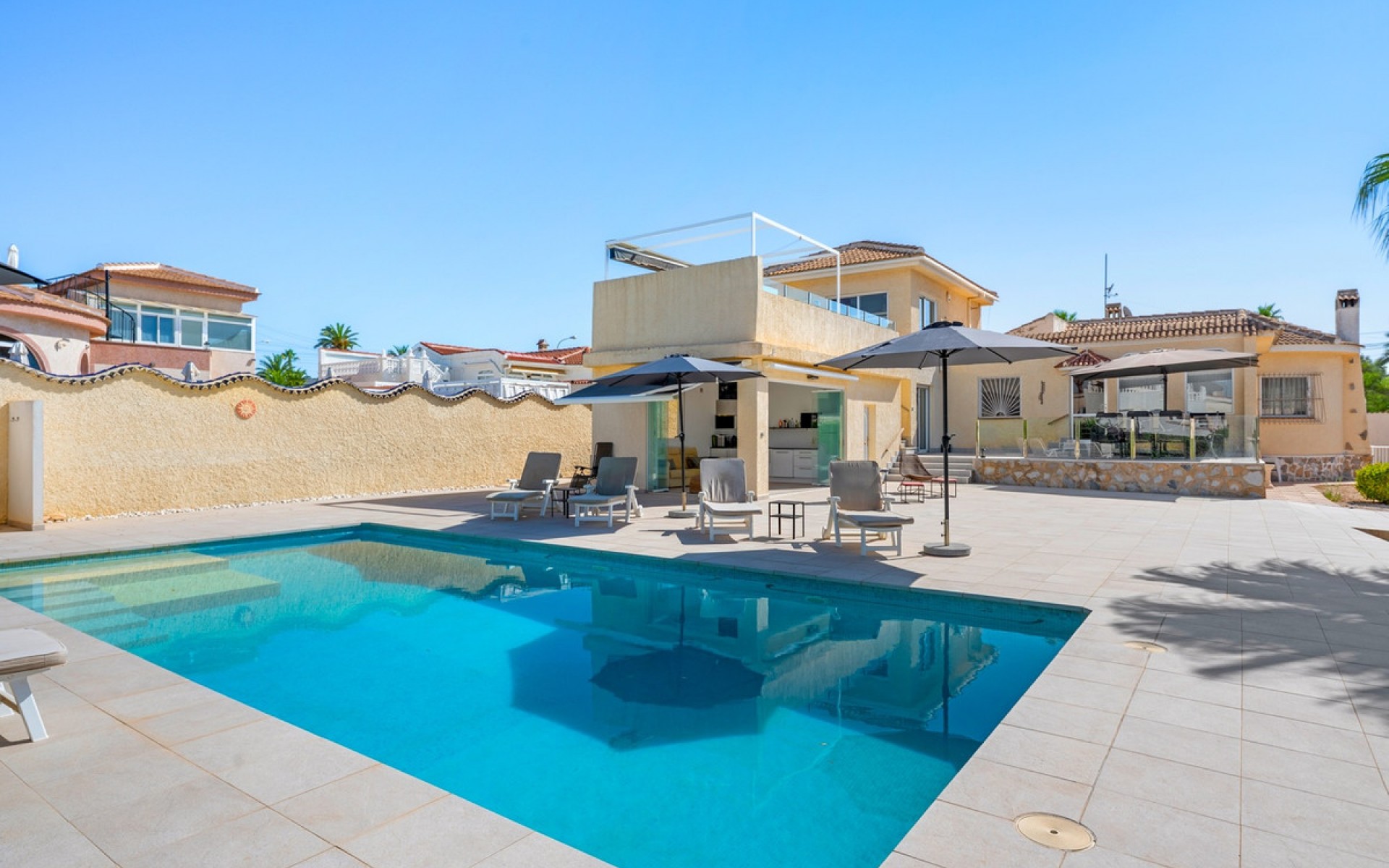  - Villa - 