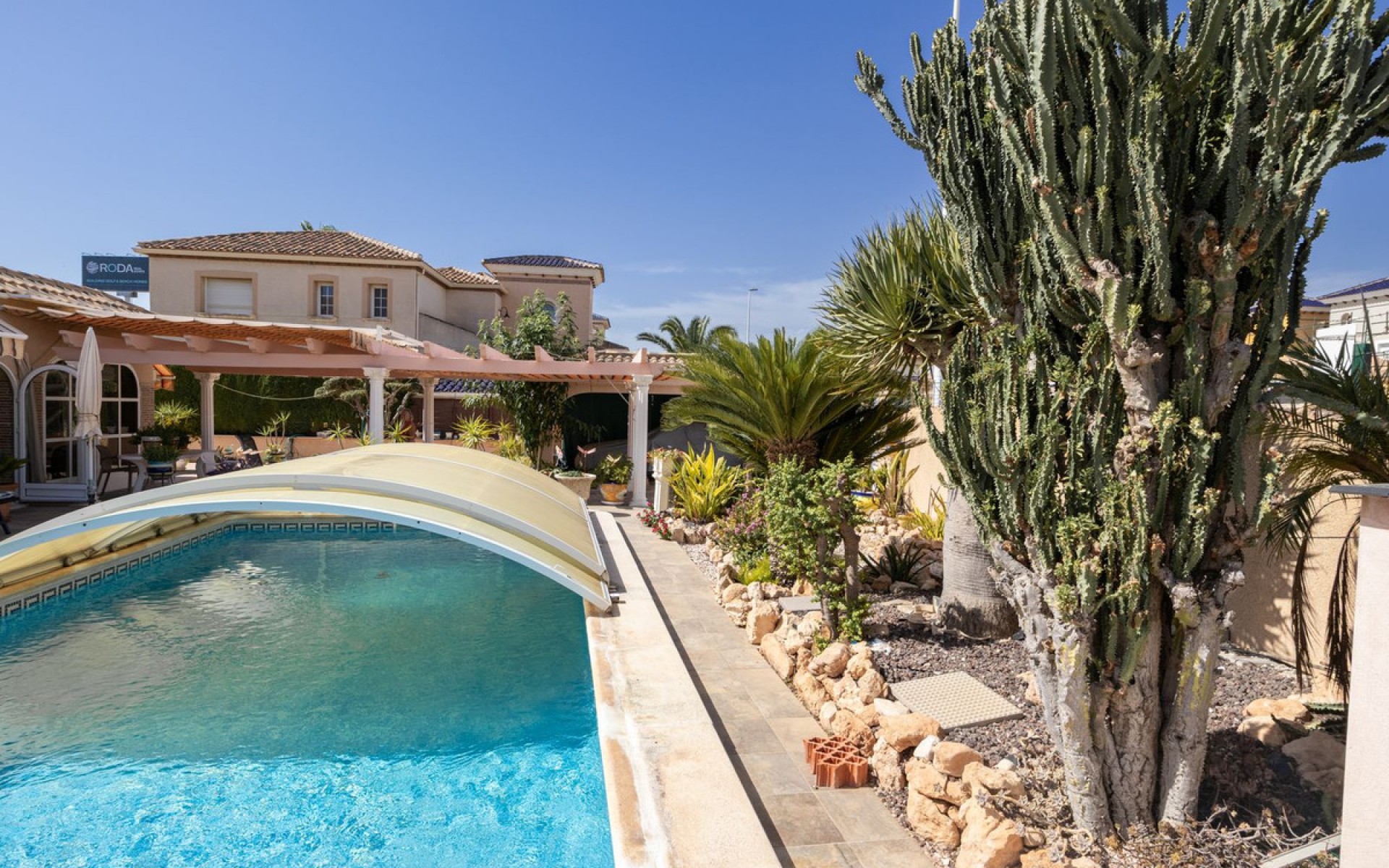  - Villa - 