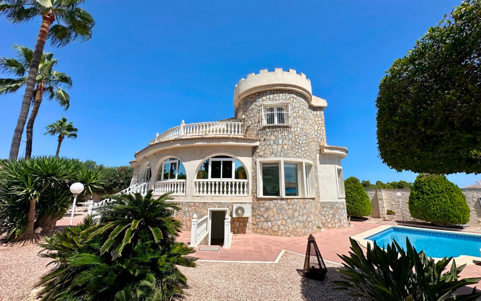  - Villa - 