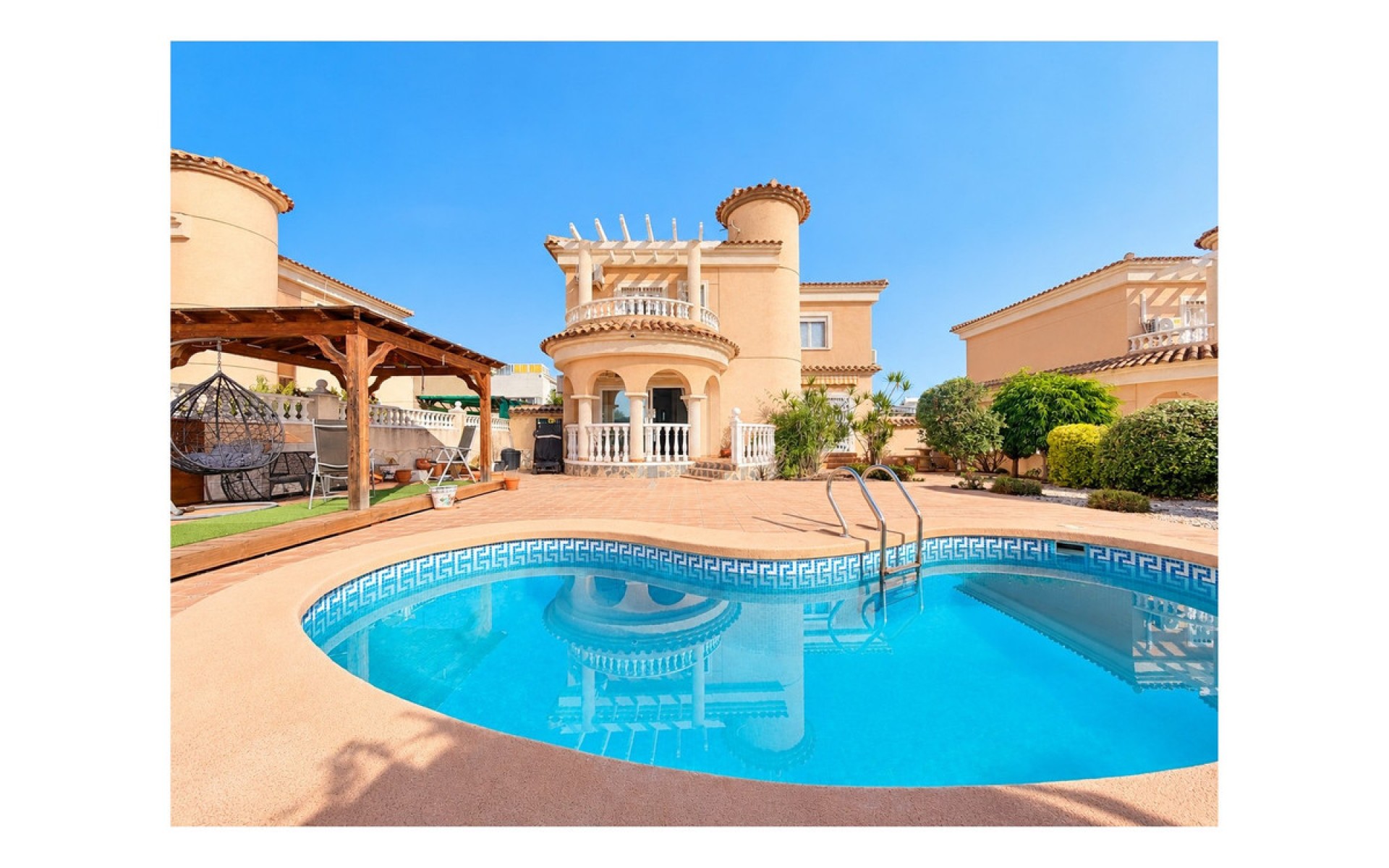  - Villa - 