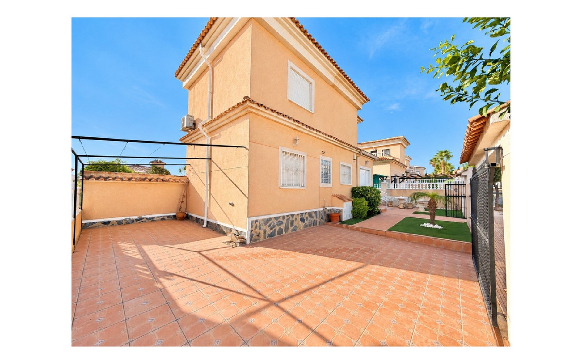  - Villa - 