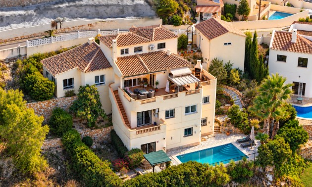 Villa -  -  - 