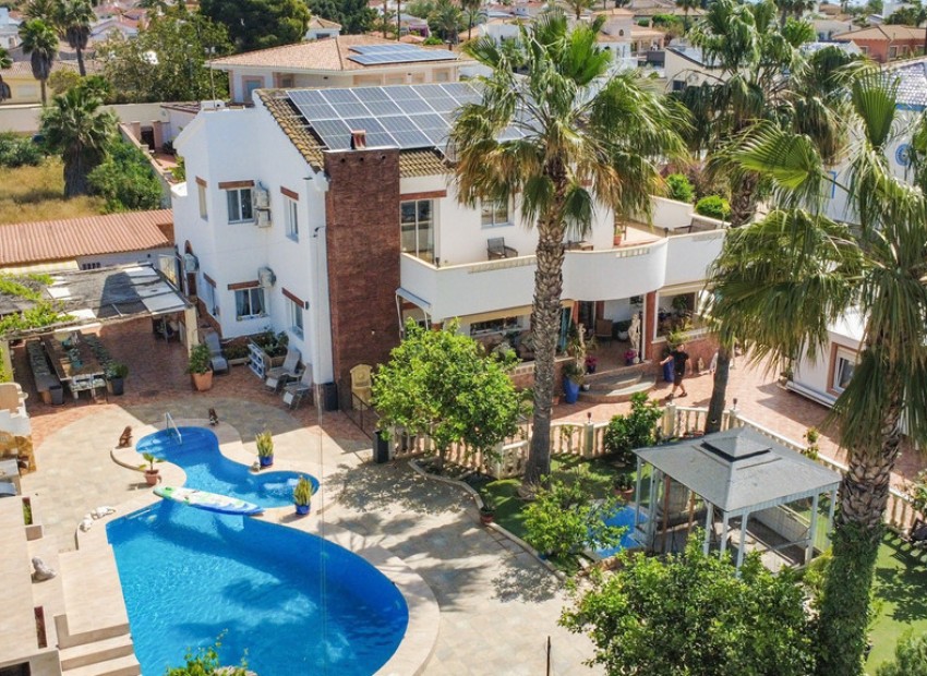 - Villa - 