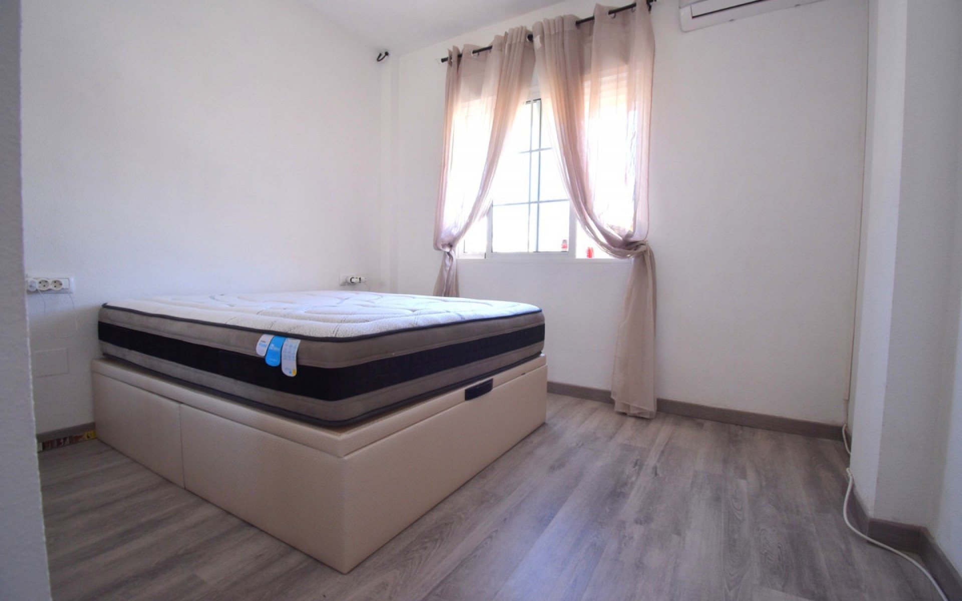  - Villa - 