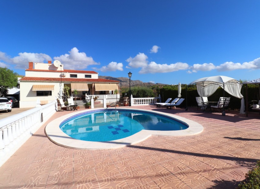  - Villa - 