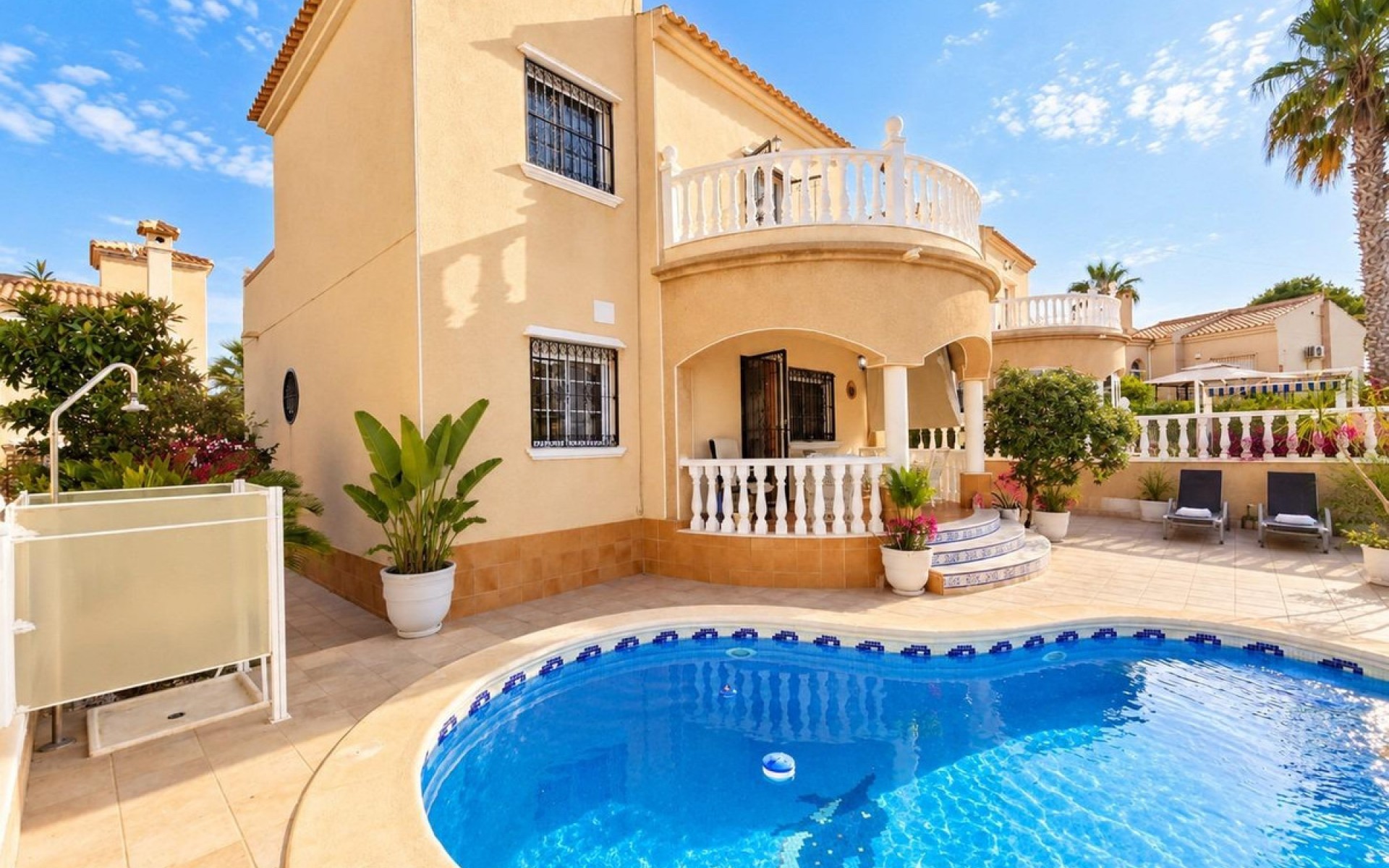  - Villa - 