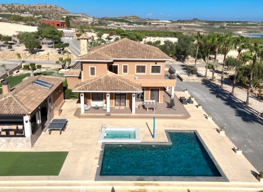  - Villa - 