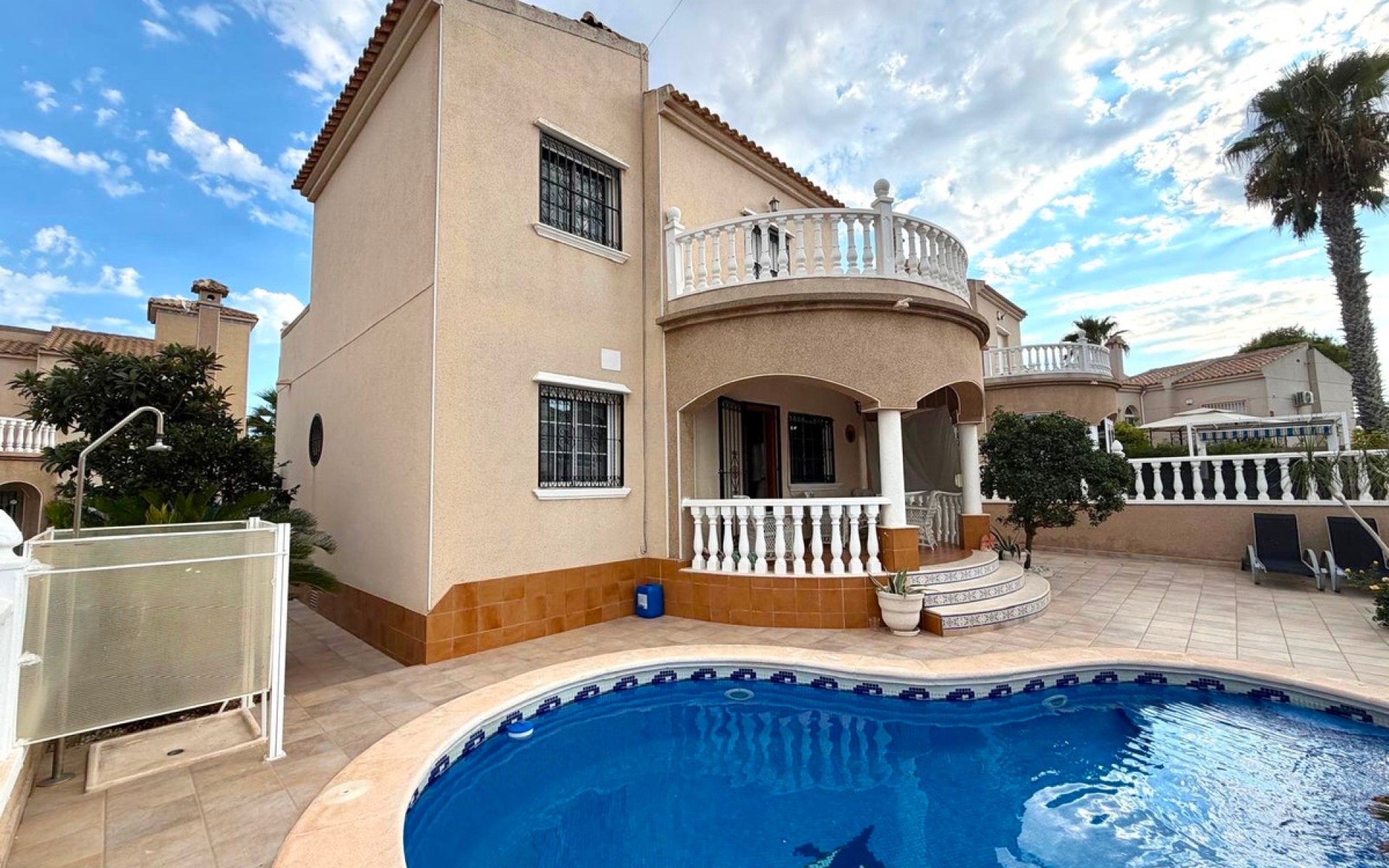 - Villa - 